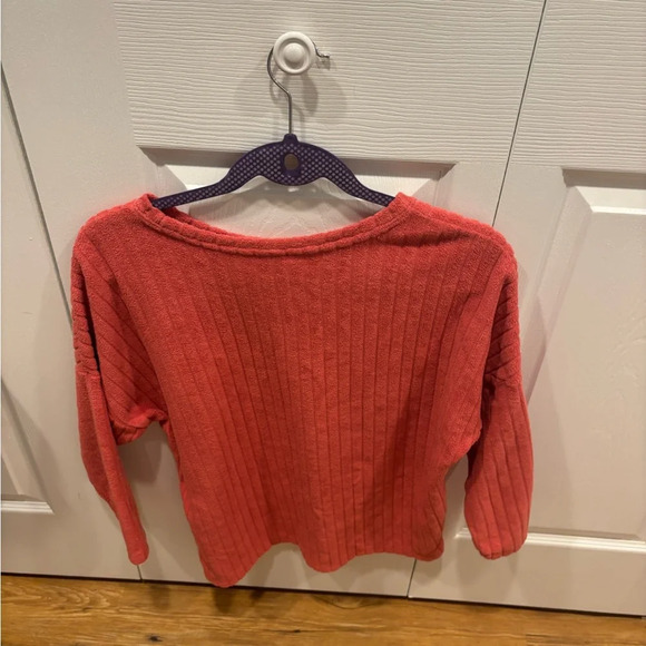 Old Navy ripped sweater - Picture 2 of 3